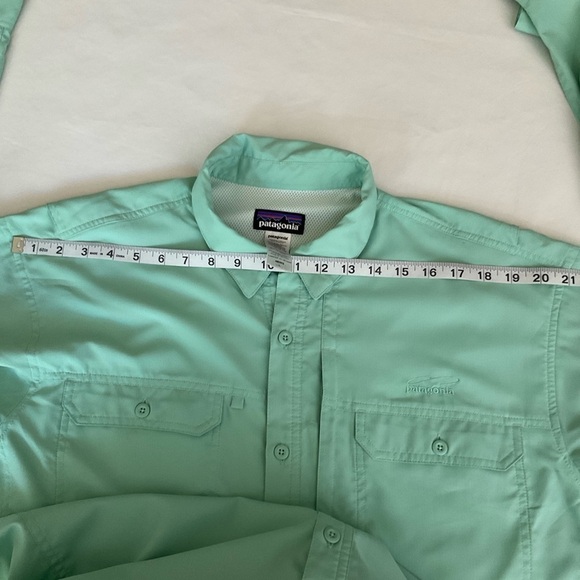 Patagonia Men's Light Weight Button Down Long Sleeve Shirt Light Green Large - Picture 10 of 16